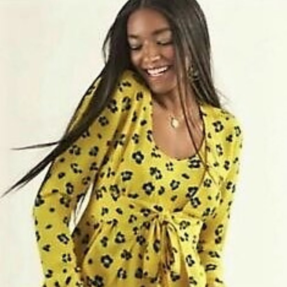 Cabi Sunny Set Tie Front Blouse and Cami